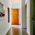 1 Bed Cristianos Near The Bus Station דירה ארונה