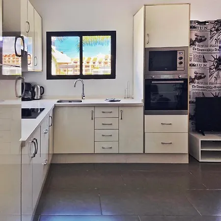 1 Bed Cristianos Near The Bus Station Apartamento