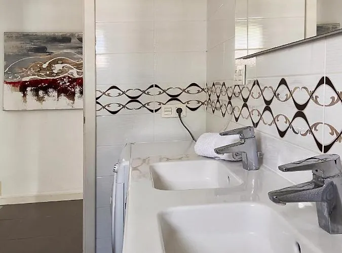 1 Bed Cristianos Near The Bus Station Apartman Arona