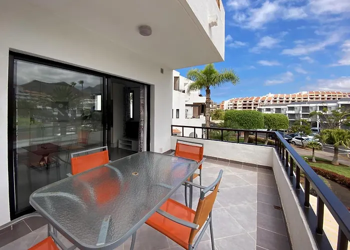 1 Bed Cristianos Near The Bus Station Apartman